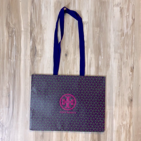❤️ Tory Burch Large and Small Logo Shopping Bags - Picture 7 of 10